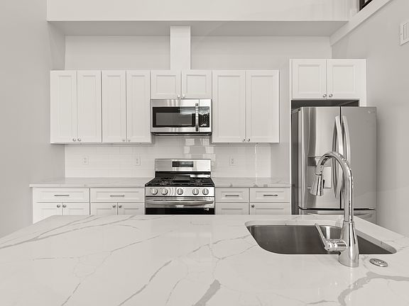 2nd image of 1100 Bladensburg Rd NE #501