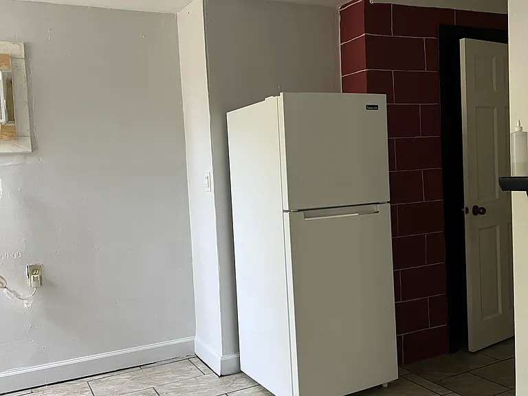 1009 E 23rd Ave #A — Photo 4