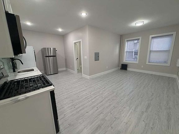 3rd image of 417 54th St APT 12