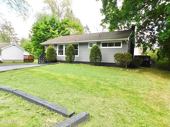 2nd image of 119 Wordsworth Ave