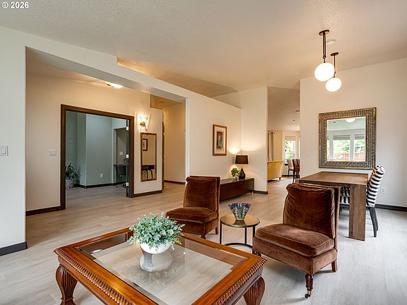 4th image of 2504 NE 177th Ave