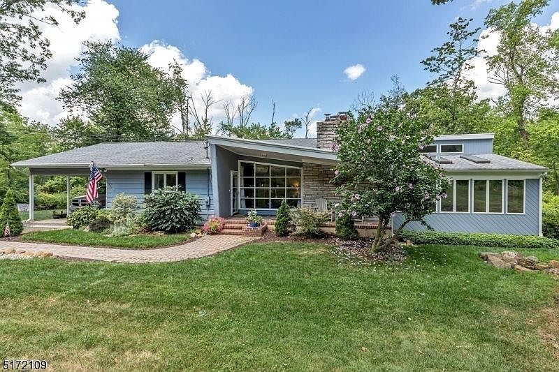 1st image of 65 Woodgate Ln
