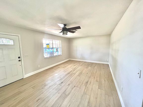 2nd image of 884 E Normandy Blvd