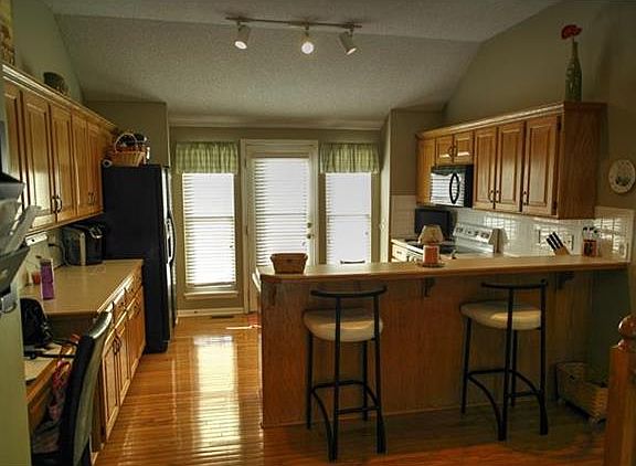 2nd image of 5866 Meadowlark Dr