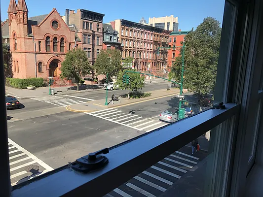 Rented by Zar LLC | media 18