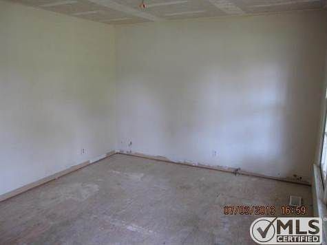 3rd image of 503 Kellia Dr