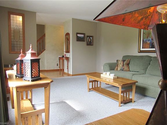 5th image of 979 Meadowlark Ln