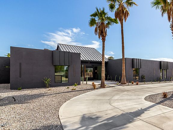 3rd image of 5111 E CORTEZ Drive