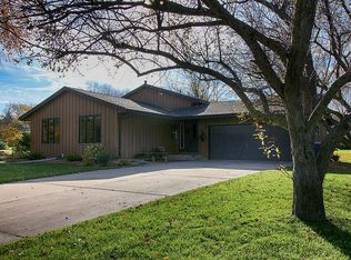 5425 Balsam Ln N, Plymouth, MN 55442