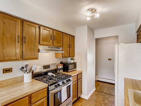 5th image of 5769 N Northwest Hwy #603