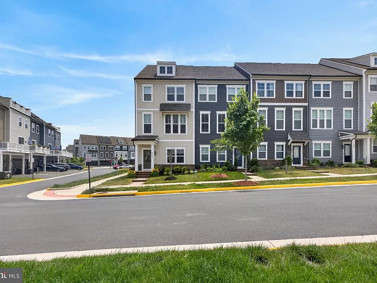 1601 Grove Chestnut Rd — Photo 4