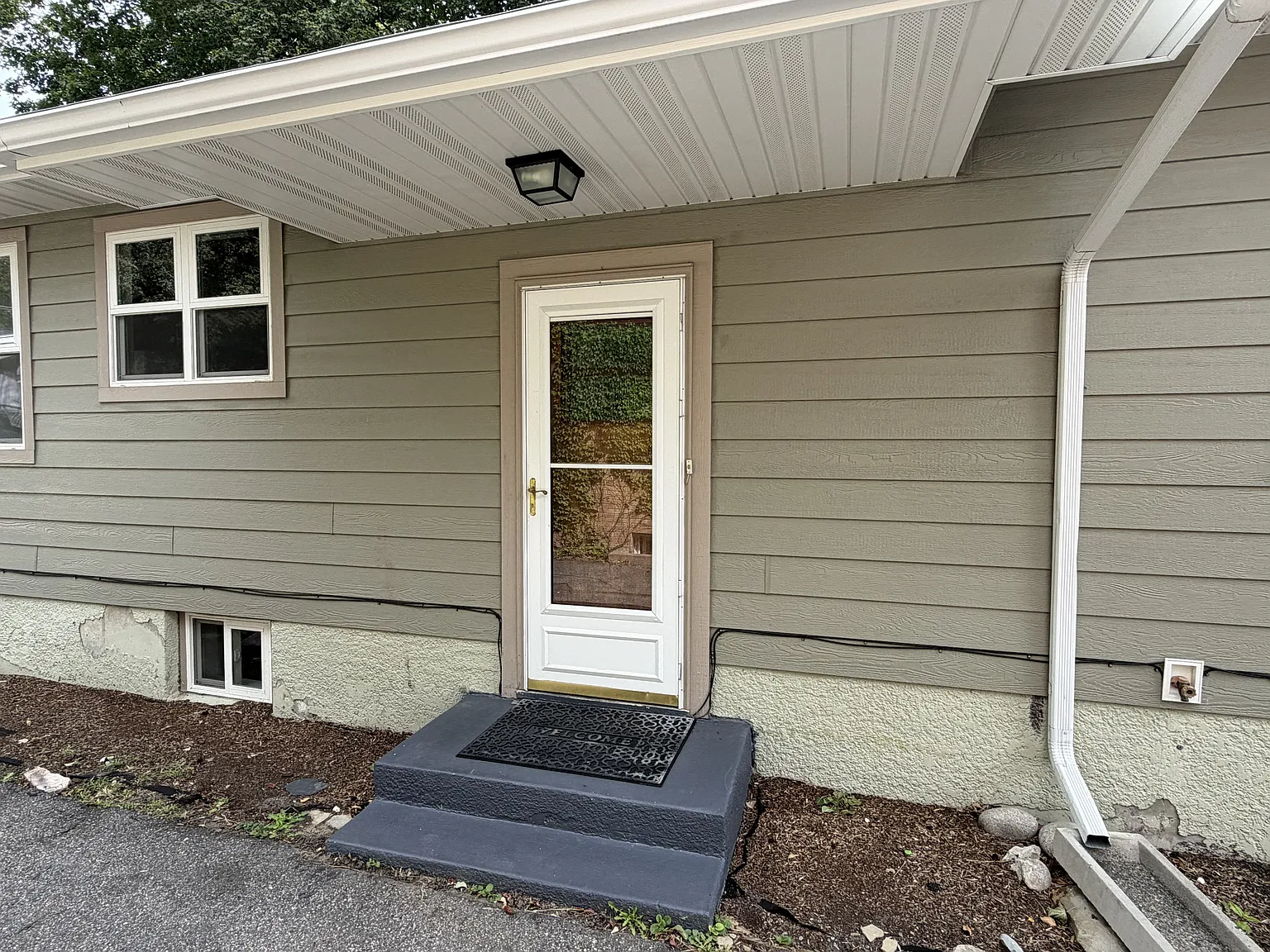 1019 Poly Drive - 2 — Photo 2