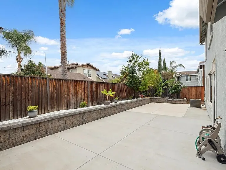 4316 Famoso Ln — Photo 32