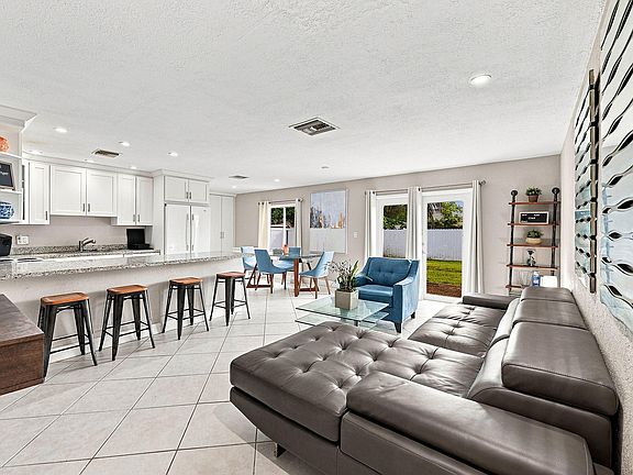 3rd image of 7804 SW 6th Court