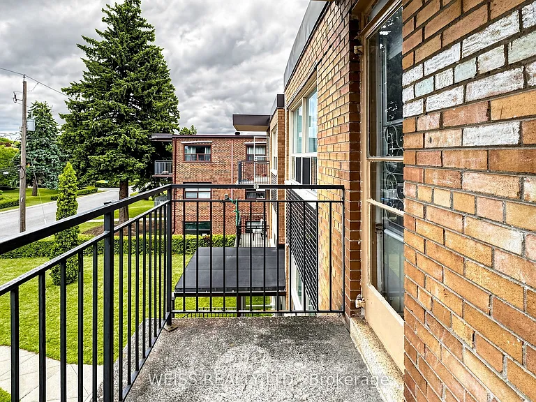 17 Fraserwood Ave #4 — Photo 33