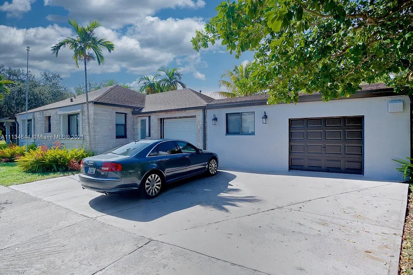 3 bed, 1400 sqft, $2,950 — Photo 2