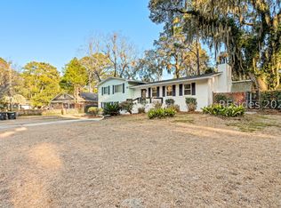 505 Center Dr W, Beaufort, SC 29902
