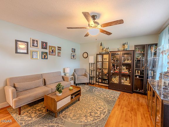 2nd image of 902 S Spring Park Blvd