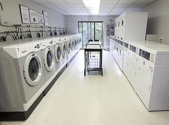 Riveredge Laundry Room
