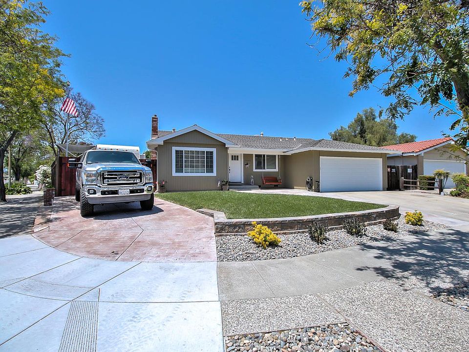 1st image of 5849 Soltero Dr
