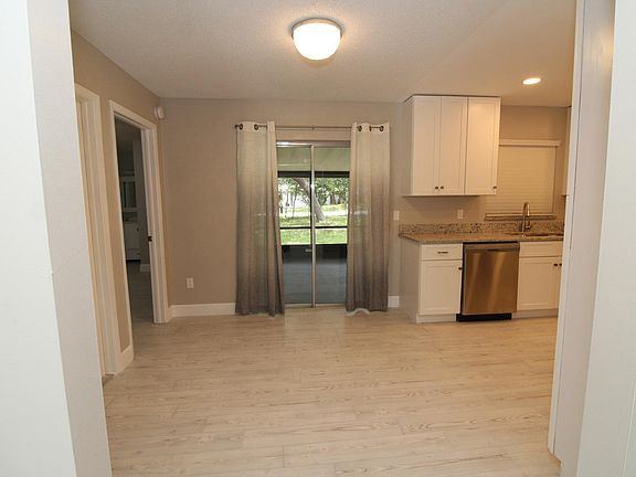 5th image of 247 Loch Low Dr