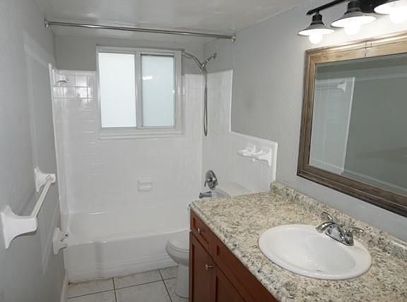 4th image of 5141 NE 18th Ave APT 3