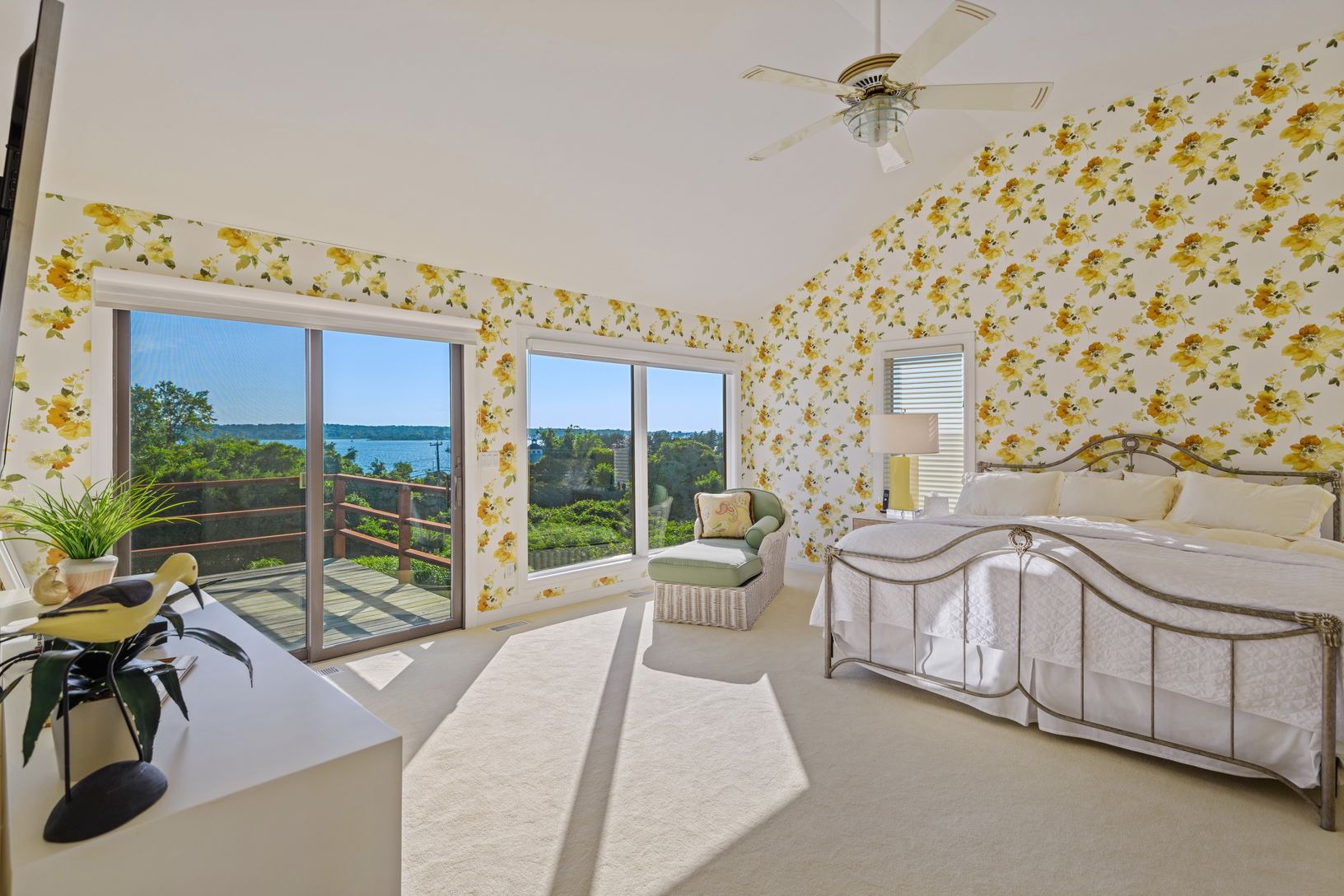  Master bedroom with Lake views
