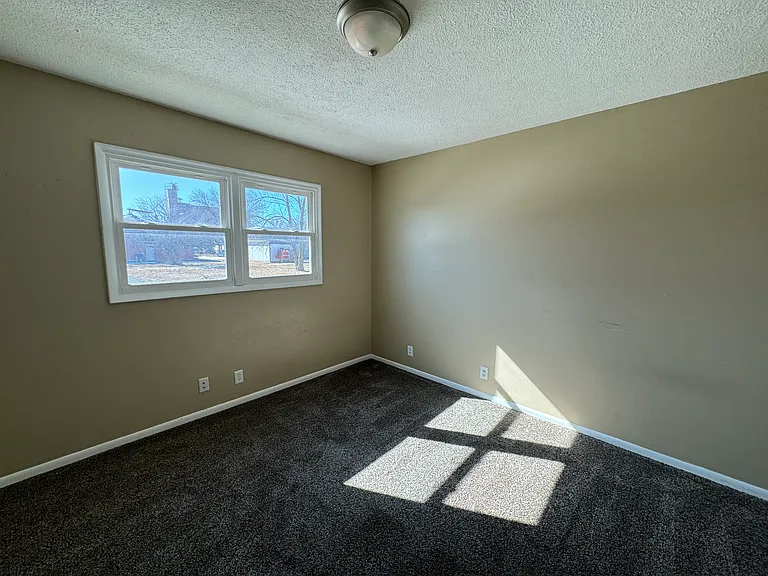 1849 E Dodge St #B — Photo 4