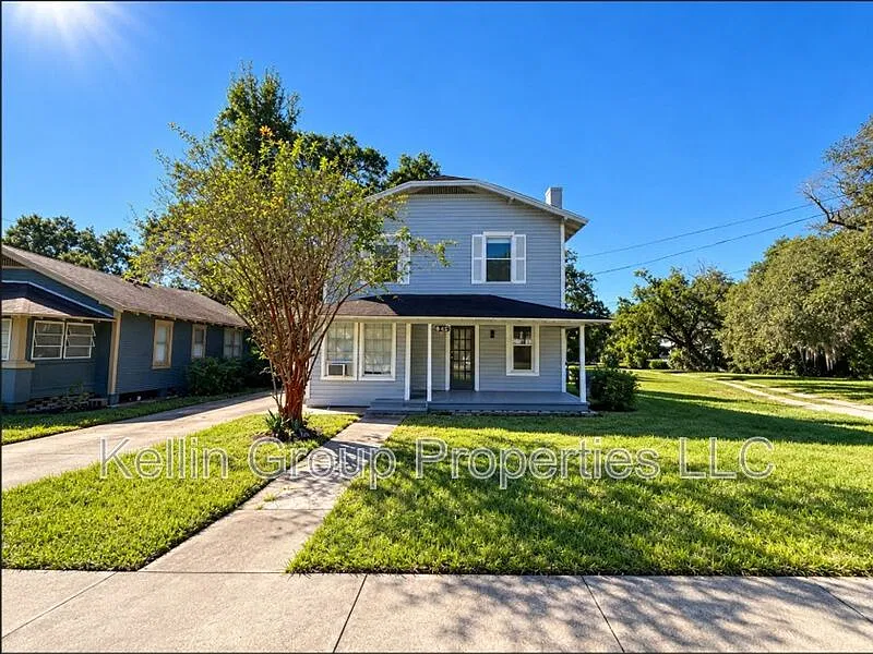 2 bed, 1.0 bath, 790 sqft, $1,300 — Photo 2
