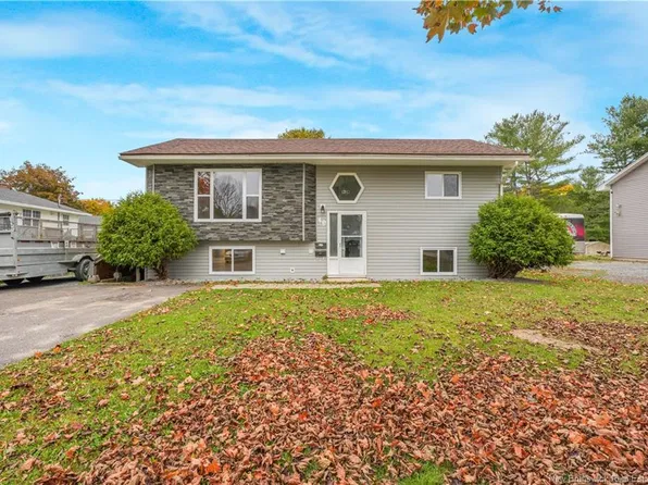 49 Berwick St, Fredericton, NB E3A 4Y2