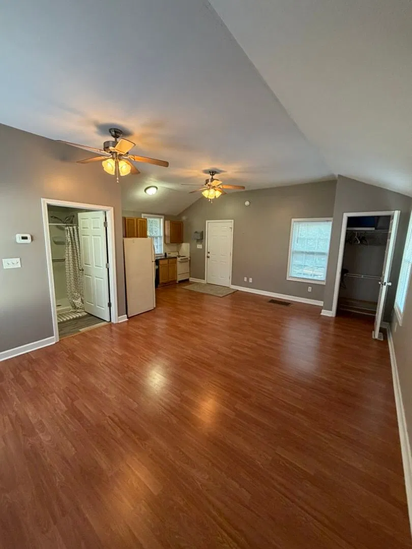 731 W Ellis St — Photo 1
