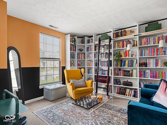 3rd image of 6665 Crestwell Ln