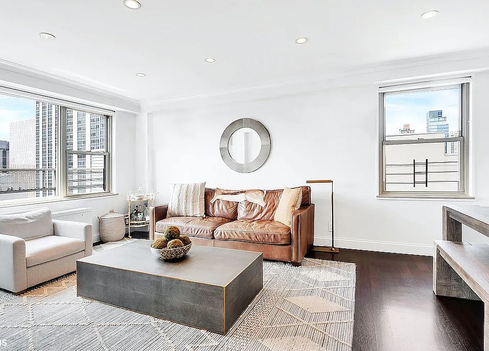 1st image of 520 E 72nd St Penthouse C