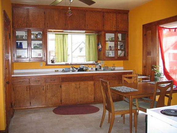 3rd image of 2564 N Fratney St #1