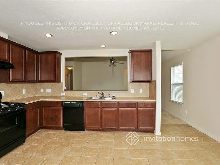 914 Doubletree Glen Dr — Photo 6