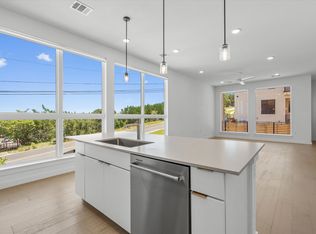 6823 Wolfcreek Pass #8, Austin, TX 78749