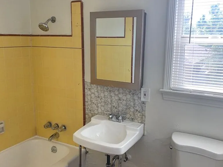 2315 Terrace Way — Photo 3