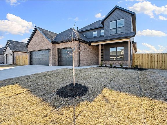 2nd image of 505 Steep Hill Ln