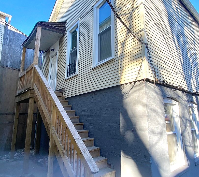1st image of 2862 W Belden Ave #2R