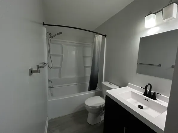 2423 Morningside Dr, Lawrence, KS 66047