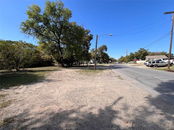 Additional property image - 902 S Waverly Dr, Dallas, TX 75208