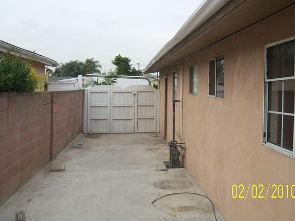 driveway on side