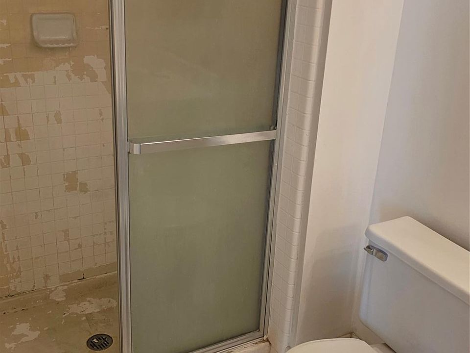 16275 W Nine Mile Rd Apt 102, photo 8