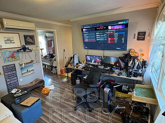 5th image of 623 James St
