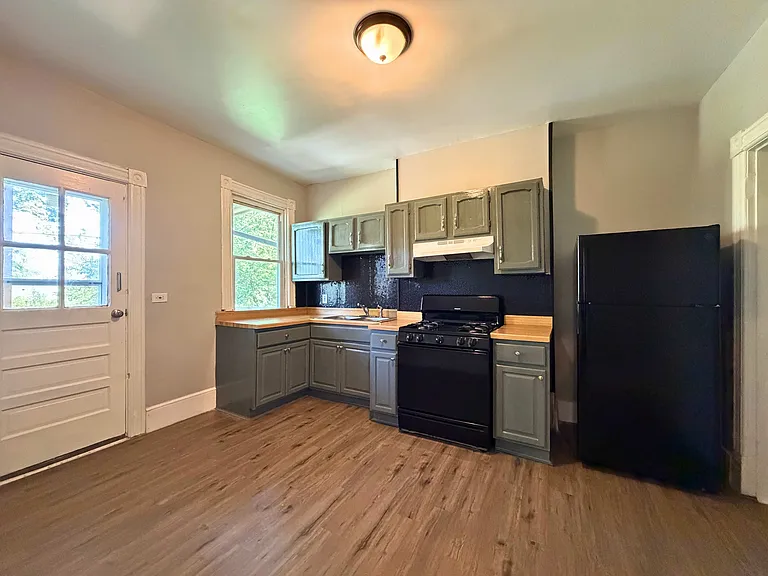 78 Liberty St #2 — Photo 15