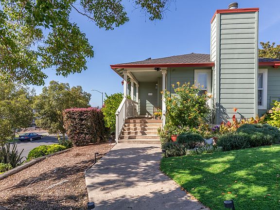 2nd image of 1848 Seville Dr