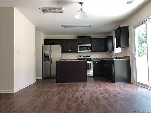 5th image of 1040 Sundance Dr