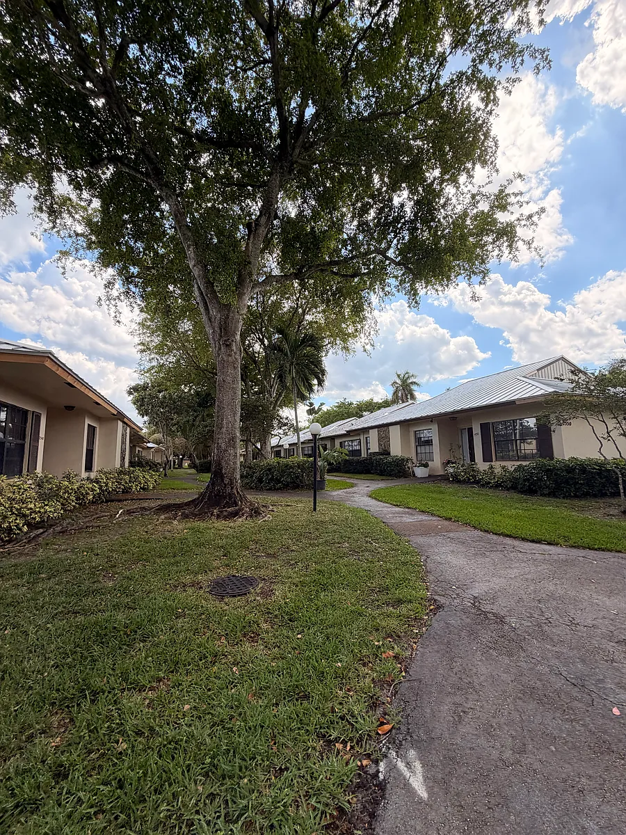 Building Photo - 7554 Nova Dr #28