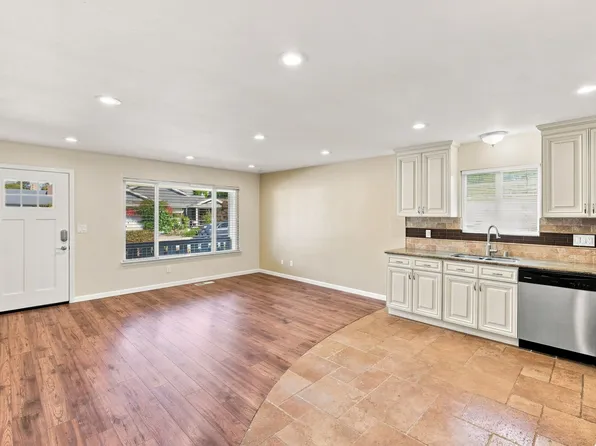 3 bed, 2.0 bath, 1200 sqft, $5,249, 237 Darwin St Front 237, Santa Cruz, CA 95062