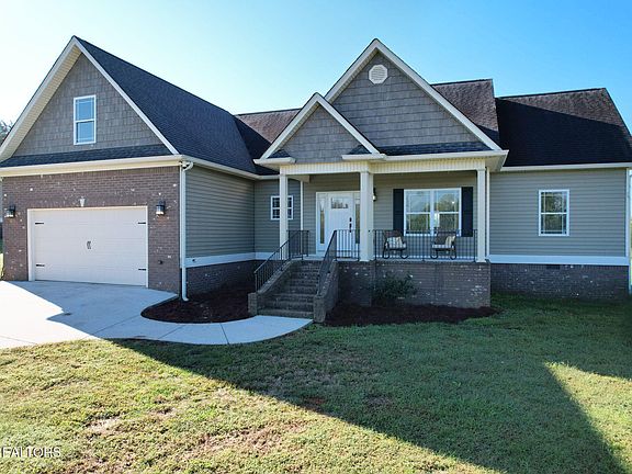 3rd image of 237 Windermere Ln